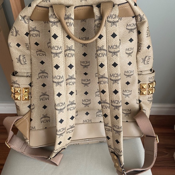 MCM Backpack Medium Size - Picture 3 of 6